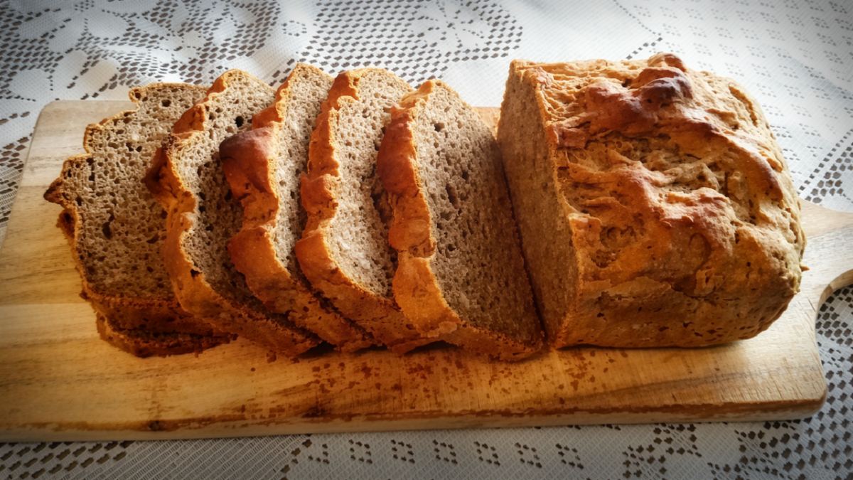 Bread, sliced on the board